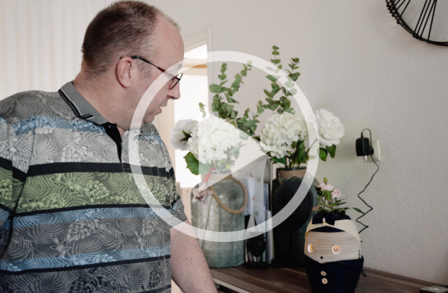 digitaal header play
