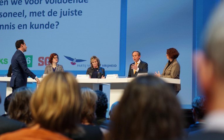 Kandidaat-kamerleden in debat in 2017