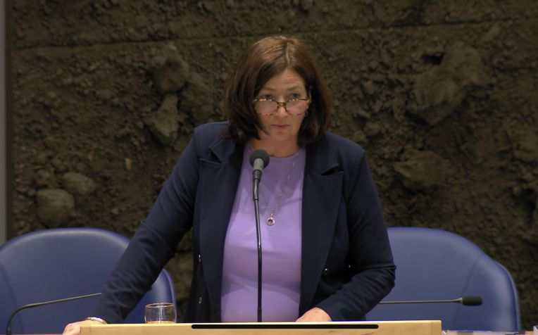 Minister Helder in Tweede Kamer