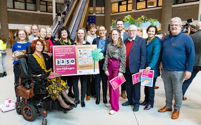  petitie en advies Toekomst ouderenzorg 