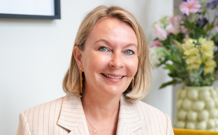 Annemieke Bambach