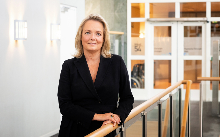 Yvonne Kennis, Programmadirecteur Fotografie: Fotovakvrouw