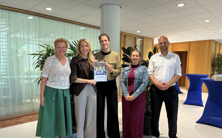 De vertegenwoordigers van het convenant experiment bekostiging GRZ