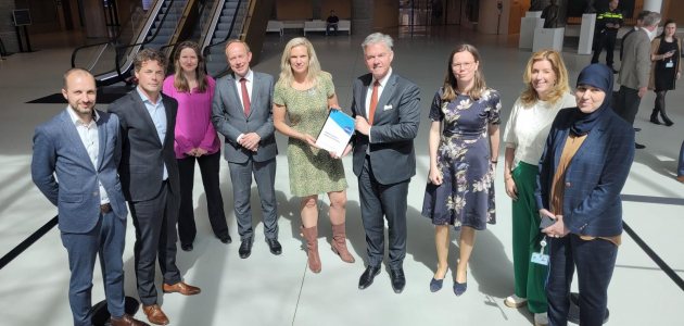 Kamerleden en ActiZ-voorzitter Anneke Westerlaken