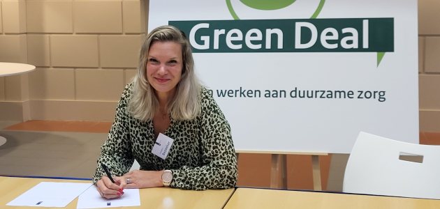 Anneke Westerlaken ondertekent de Green Deal 3.0
