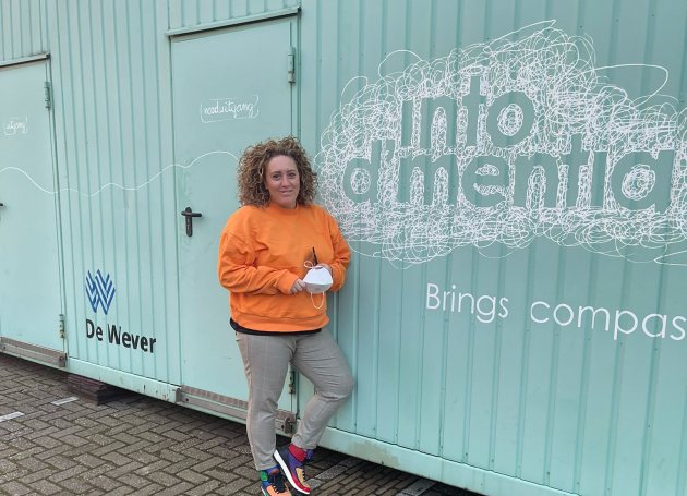 Miriam Vonk bij de simulatie van into d'mentia
